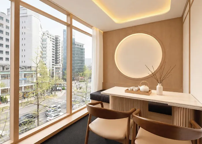Uh Suite Seoul Deoksugung