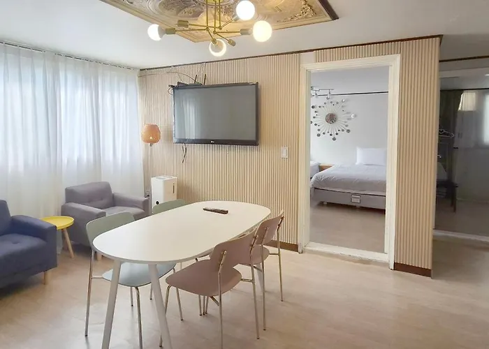 빠레트 White Linen House
