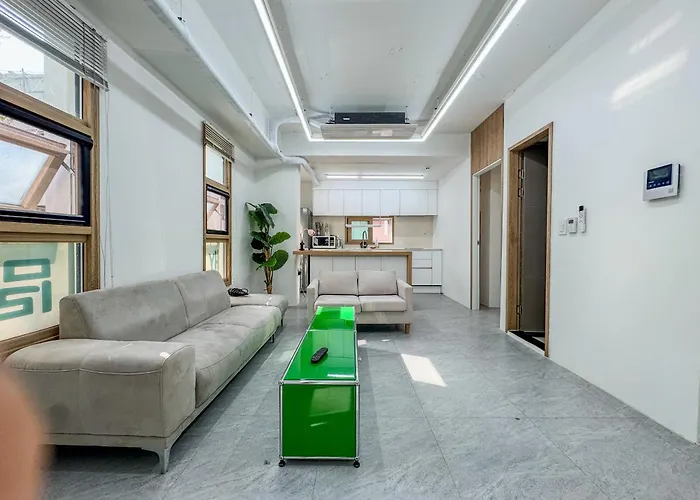201, Atelier Seongsu Riverside Loft Cherry Blossom Road Han River Airport Bus