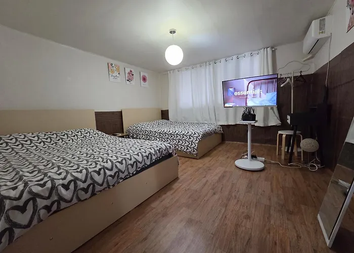 7, Near Hongdae, Quiet Area, 1St Floor