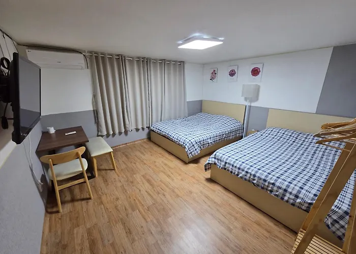 6, Near Sangsu Stn, 1St Floor, Quiet Area