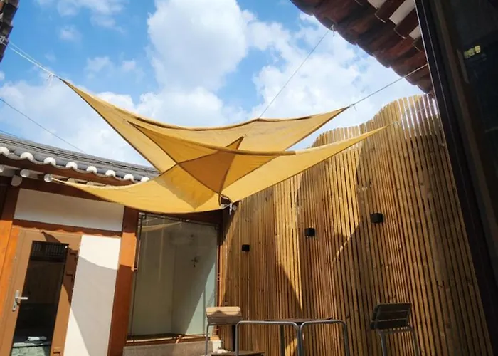 Hausda Insa Private Hanok Angukstation 1Min 3R2B 4Bed 9P Gyeongbokgung Yard