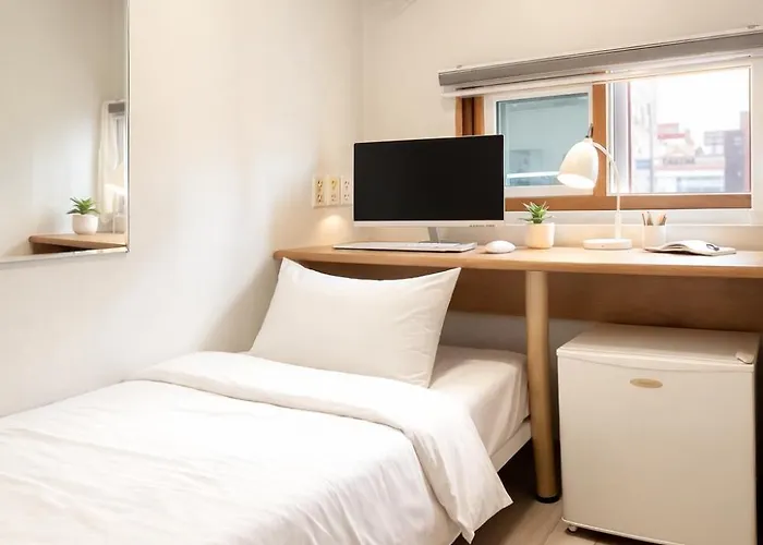 8Near Gimpo Airport, Single Room, 20 Minutes To Hongdae, Goshiwon, Guest Room, Shared Bathroom