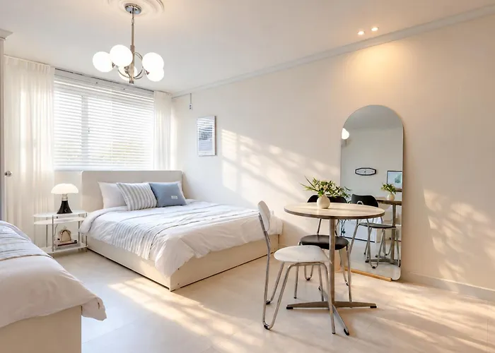 Stay On West ㅣ New Openㅣ Seoul Station & Arex 5Min Walk ㅣ Elevator