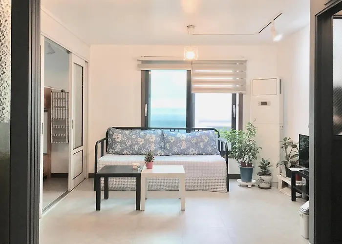 A Friend'S House In Seoul