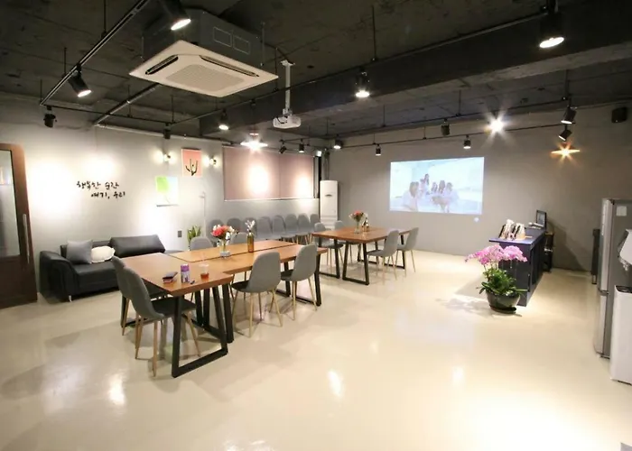 Sinsa Station 2 Minutes Private Room
