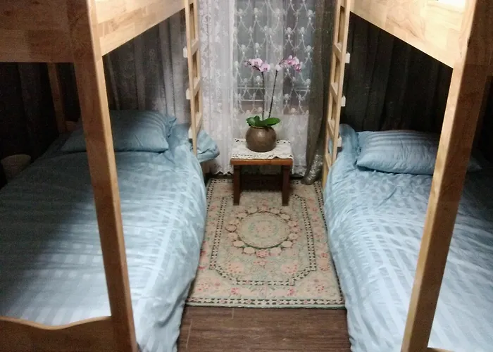 K Star Road Guesthouse - Hostel