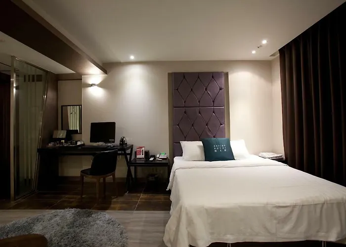 Hip Hotel