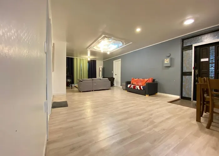 Kang'S Apartments In Central Seoul