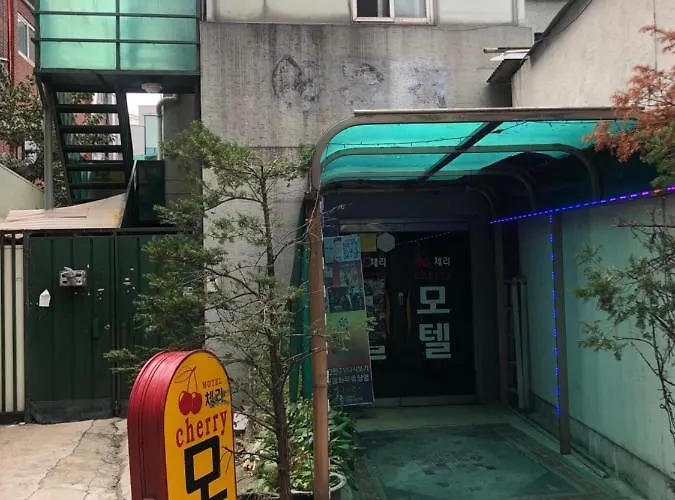Cherry Motel
